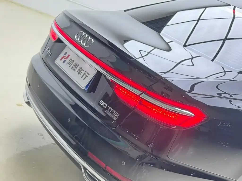Audi A8 — фото 6