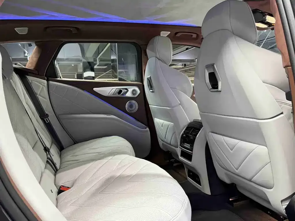 BMW XM 2026 из CN, фото 9