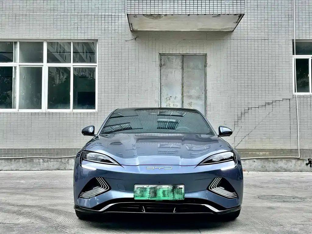BYD Seal — фото 2