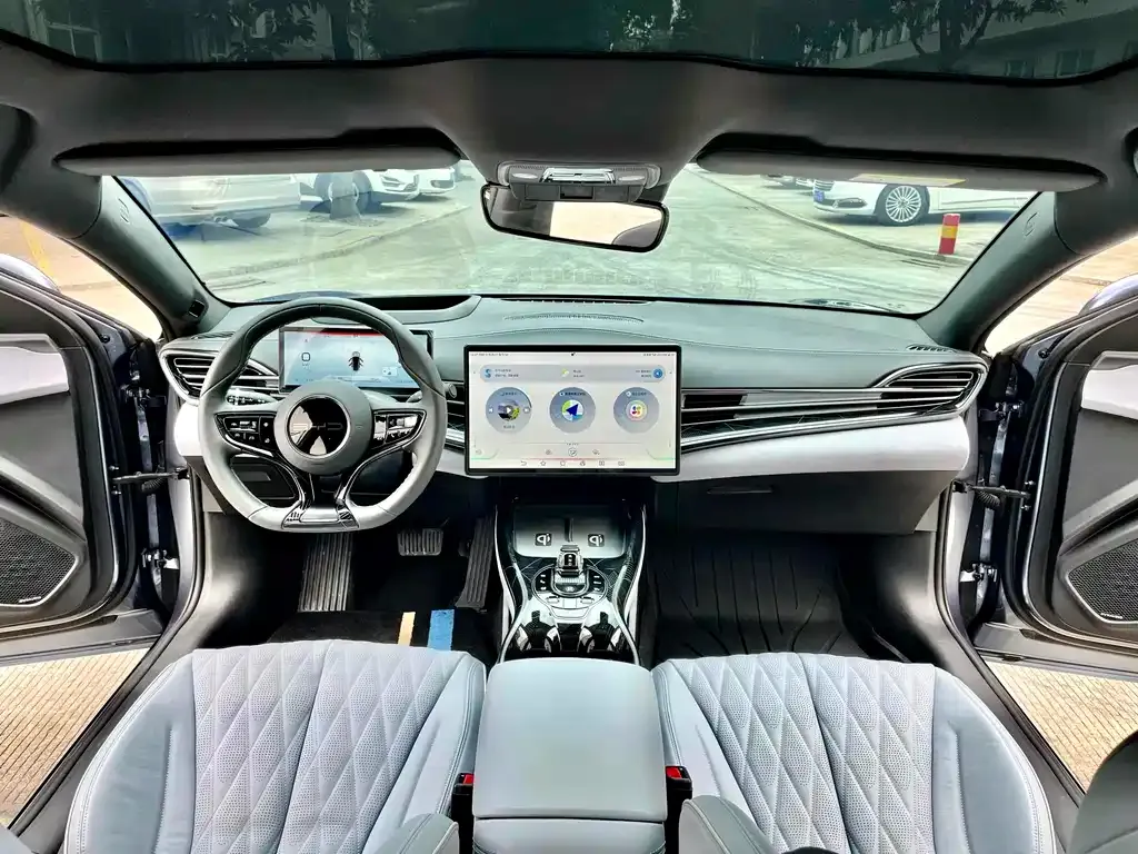 BYD Seal — фото 8