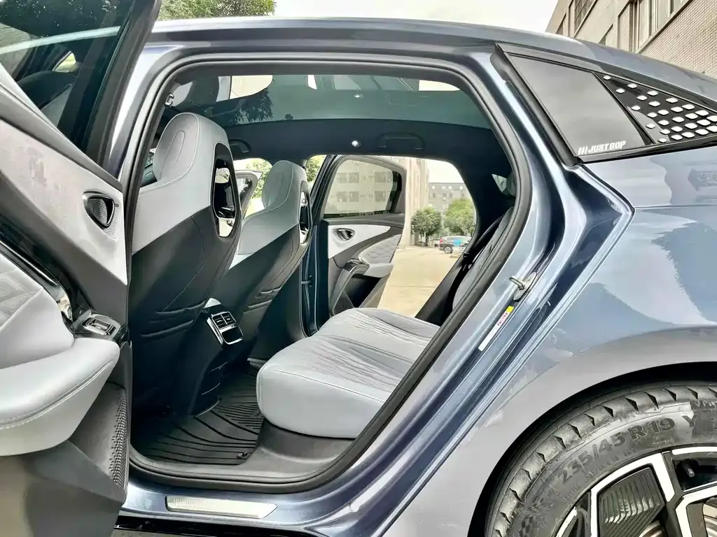 BYD Seal — фото 6