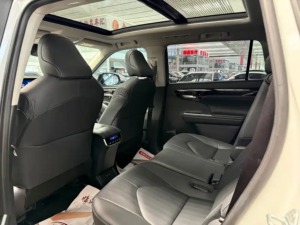 Toyota Highlander 2024 из CN, фото 5