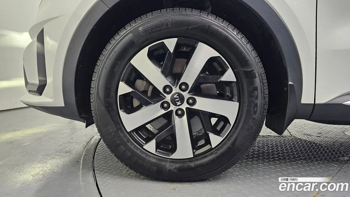 Kia Sorento — фото 10