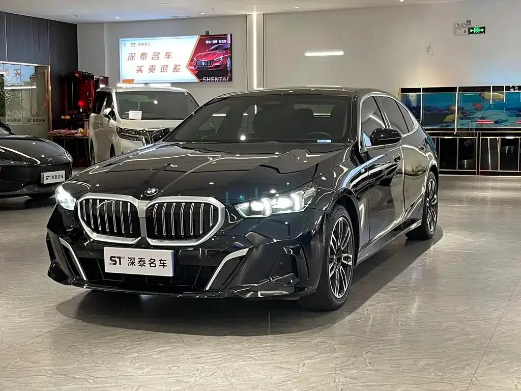 BMW 5 Series 2024 из CN, фото 1