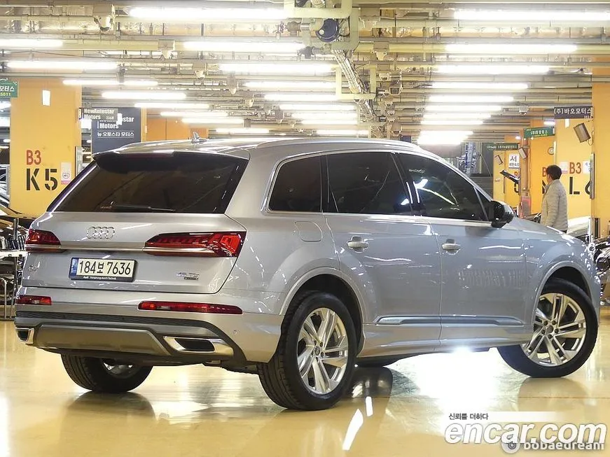 Audi Q7 — фото 10