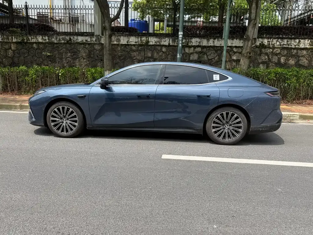Geely Galaxy Xingyao 8 2025 из CN, фото 9