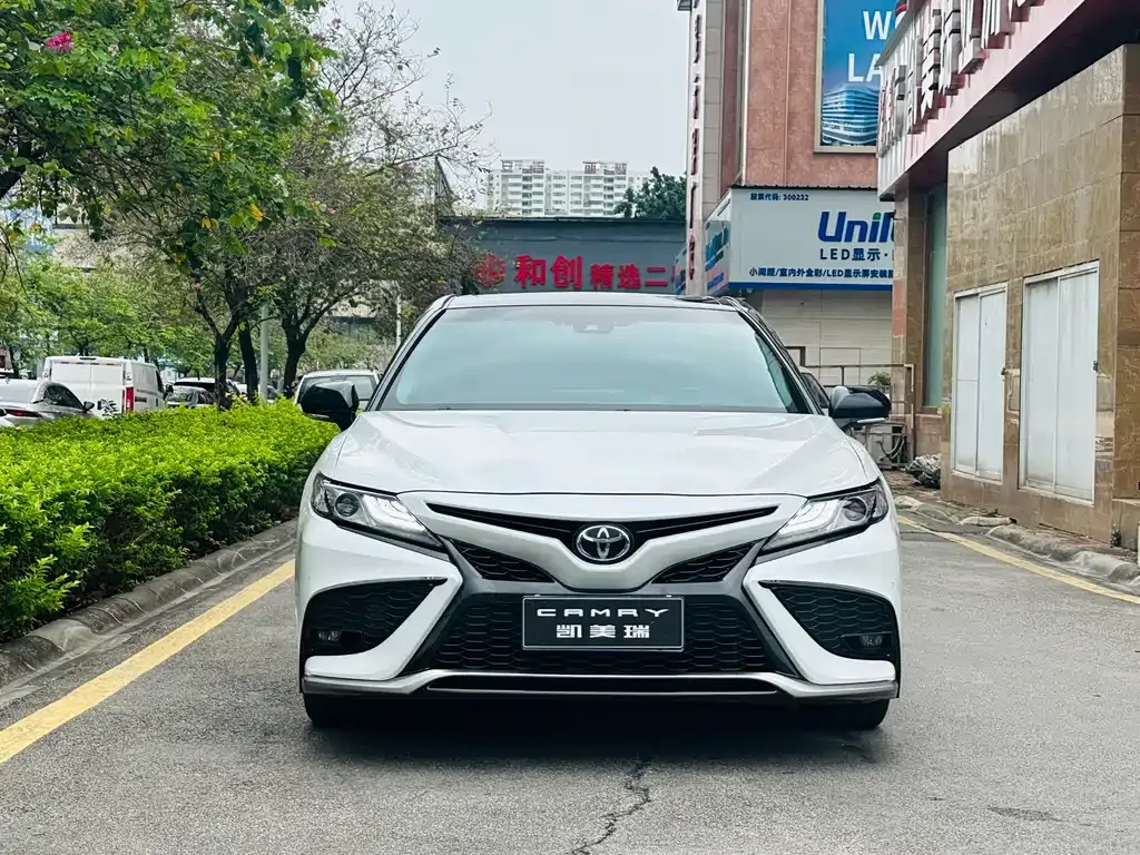 Toyota Camry 2022 из CN, фото 8