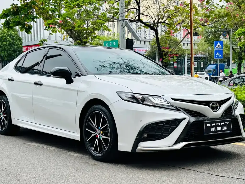 Toyota Camry 2022 из CN, фото 9
