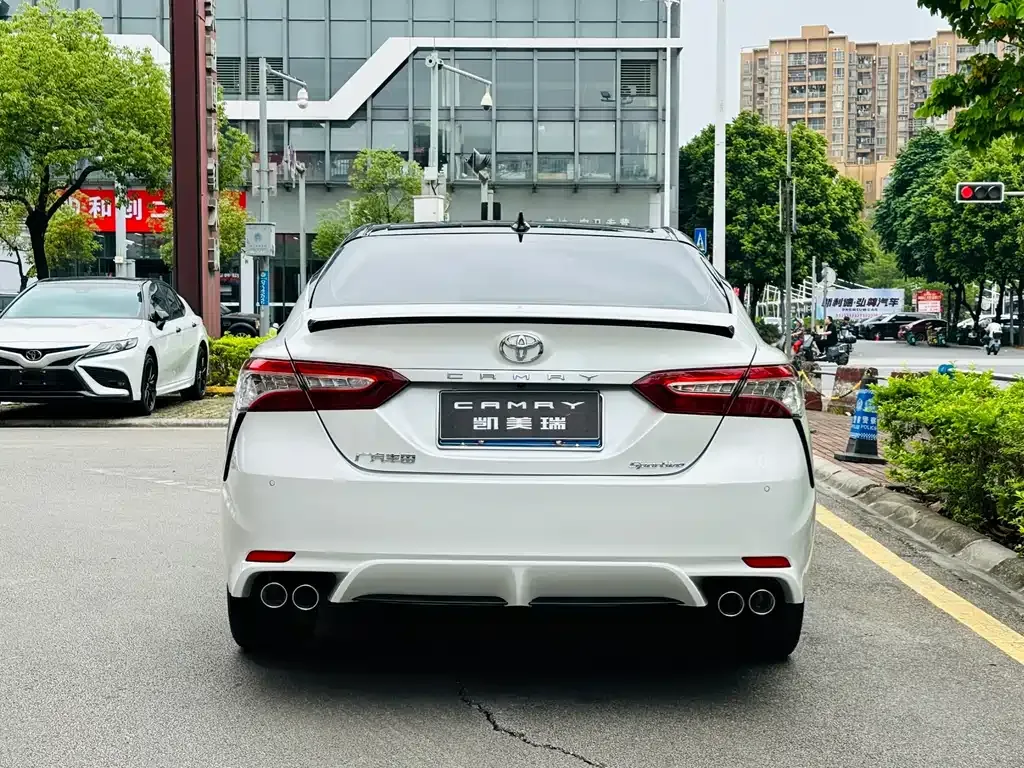 Toyota Camry 2022 из CN, фото 5