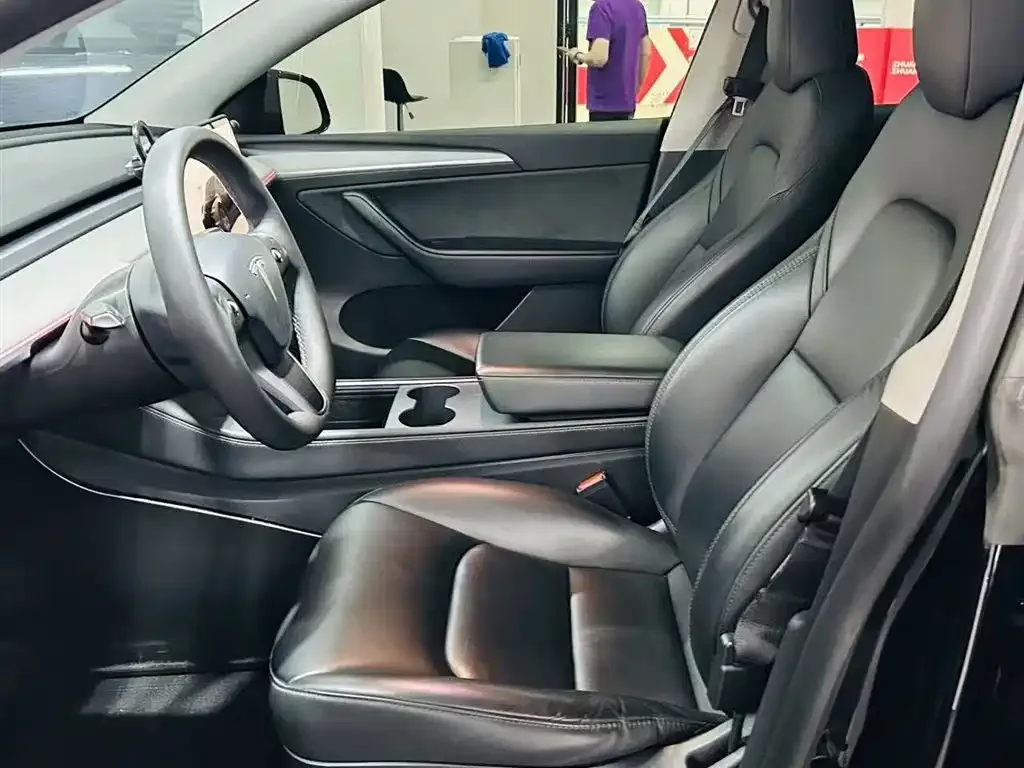 Tesla Model Y — фото 9