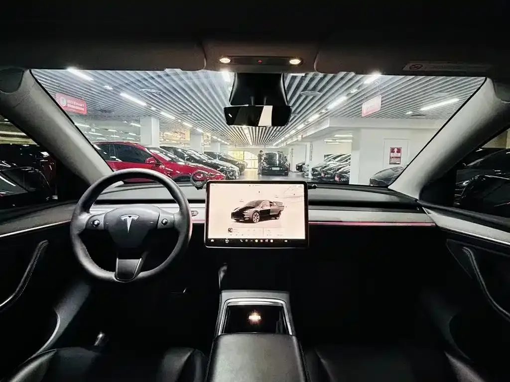 Tesla Model Y — фото 8