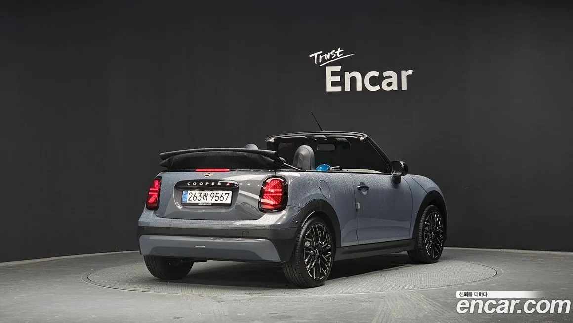 Mini Cooper Convertible 2025 из KR, фото 3