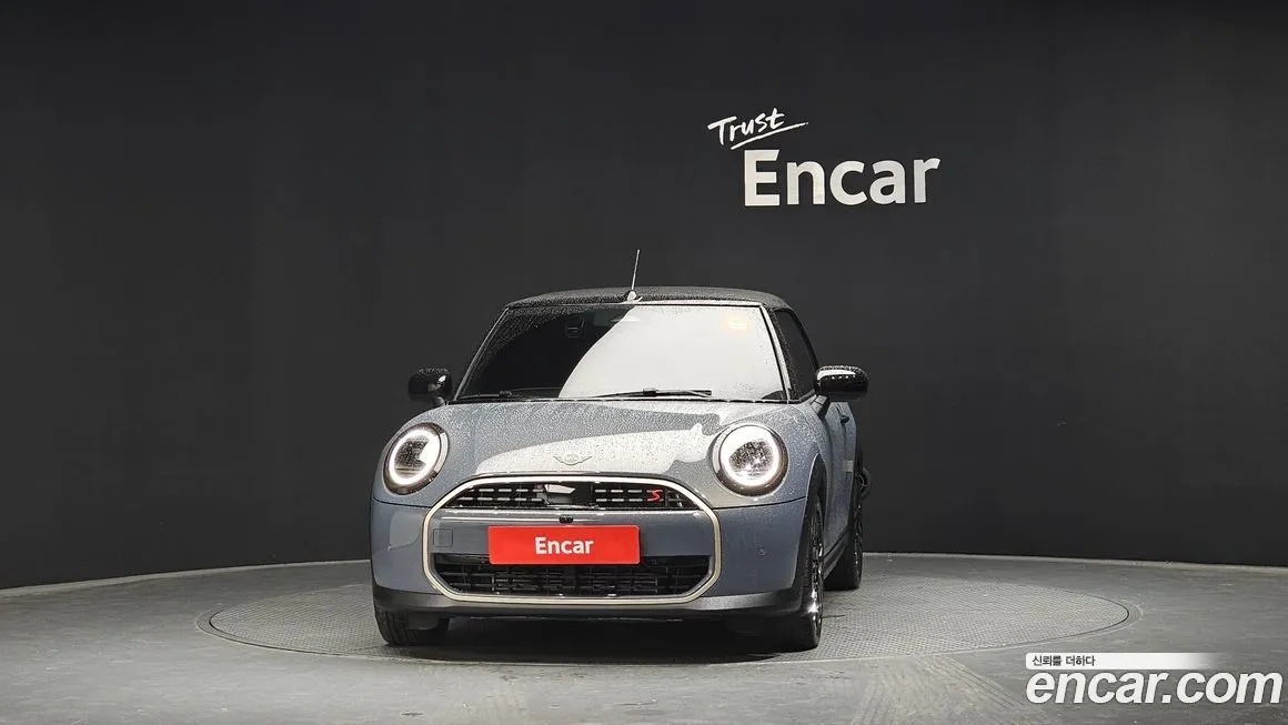Mini Cooper Convertible 2025 из KR, фото 2