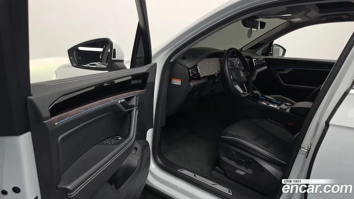 Volkswagen Touareg 2024 из KR, фото 5