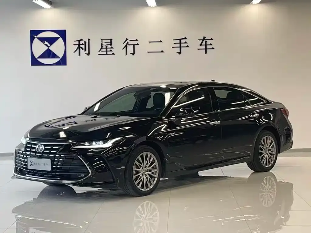 Toyota Avalon — фото 1
