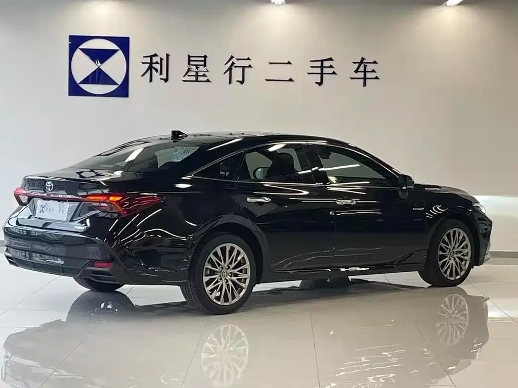 Toyota Avalon — фото 5