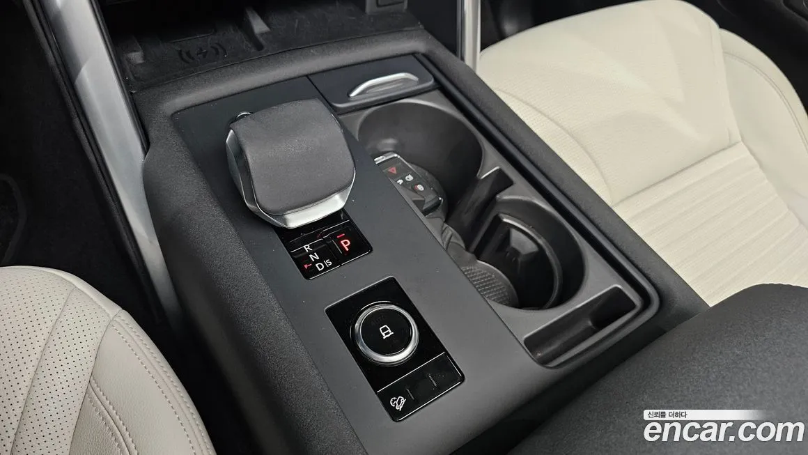 Land Rover Discovery 2025 из KR, фото 6