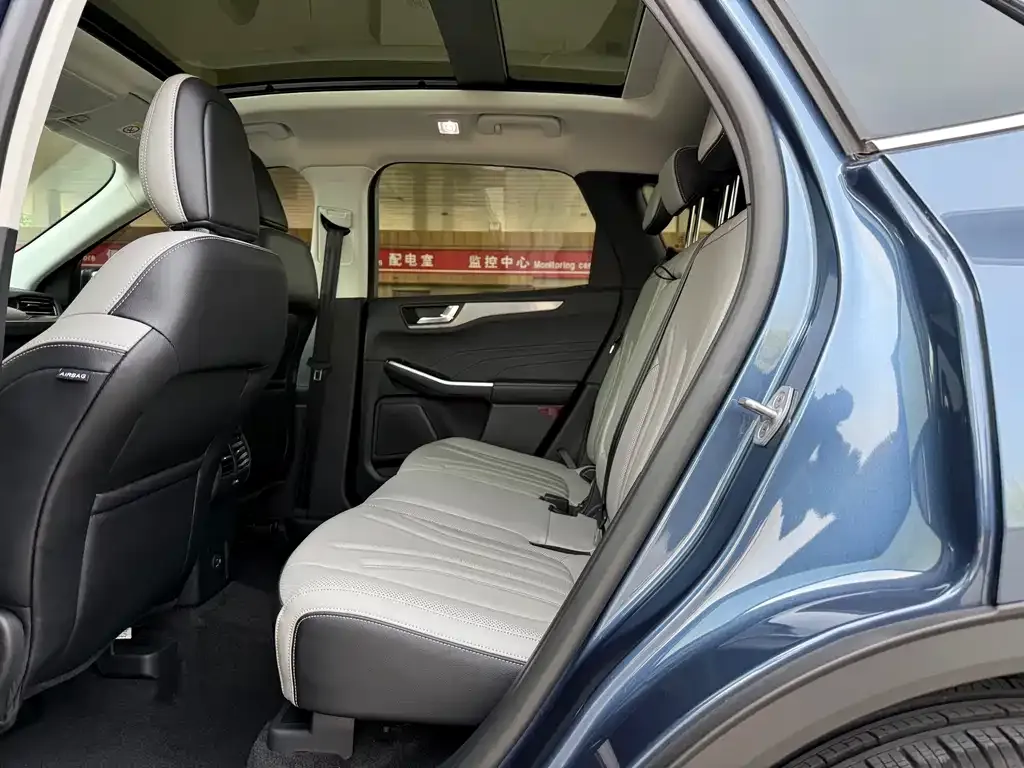 Ford Escape 2022 из CN, фото 8