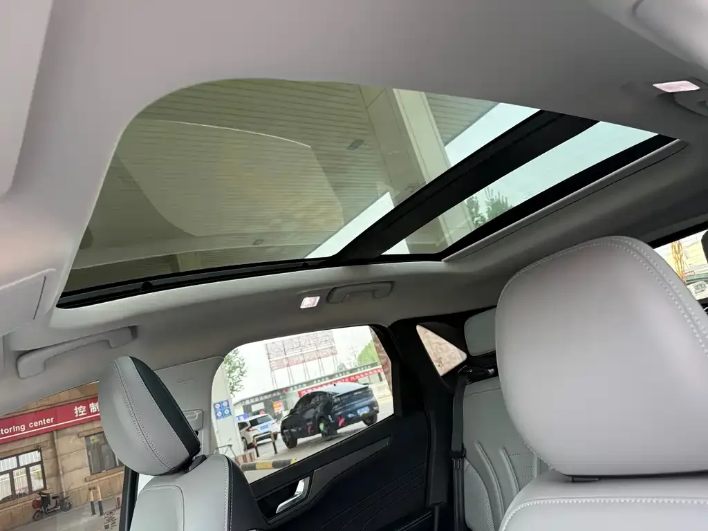 Ford Escape 2022 из CN, фото 9