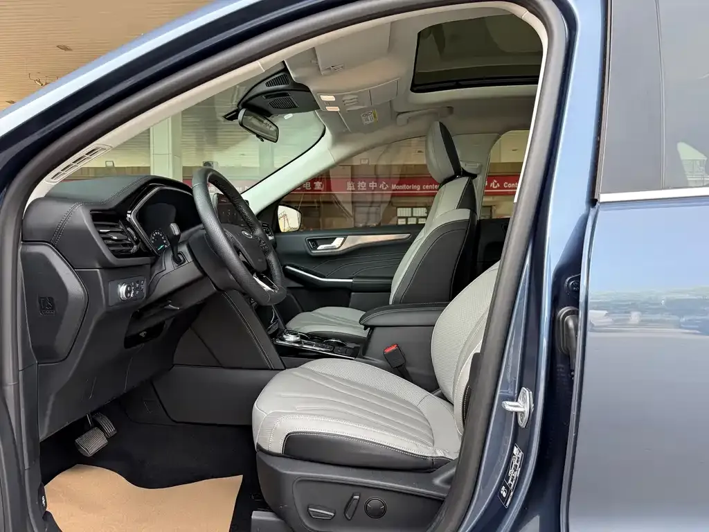 Ford Escape 2022 из CN, фото 3