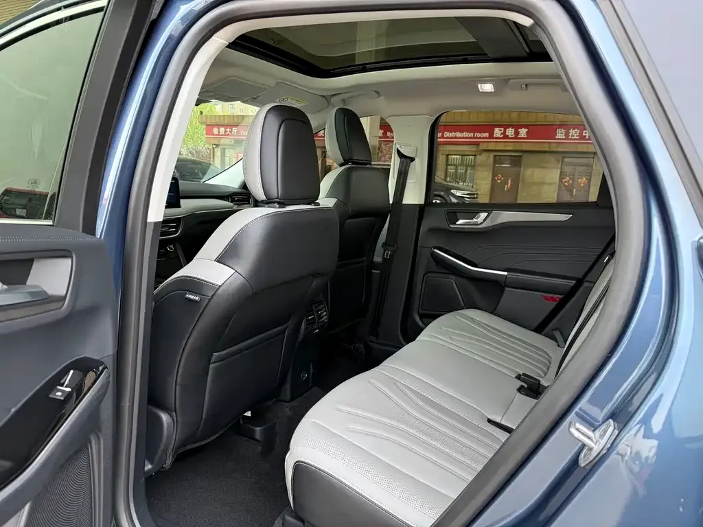 Ford Escape 2022 из CN, фото 10