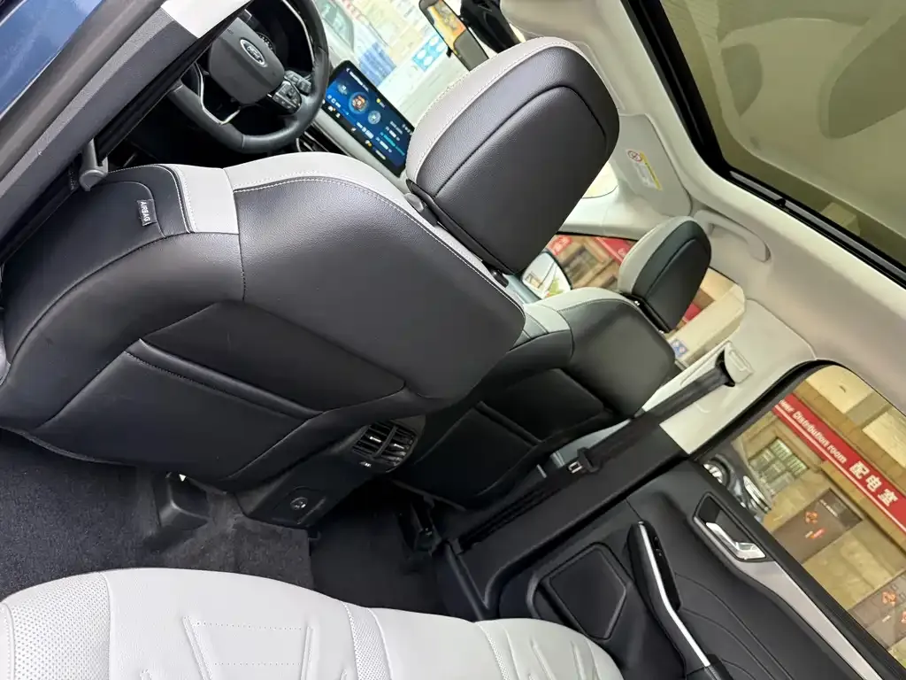 Ford Escape 2022 из CN, фото 5