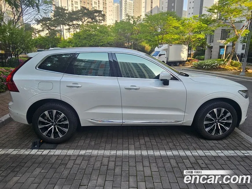 Volvo XC60 — фото 10