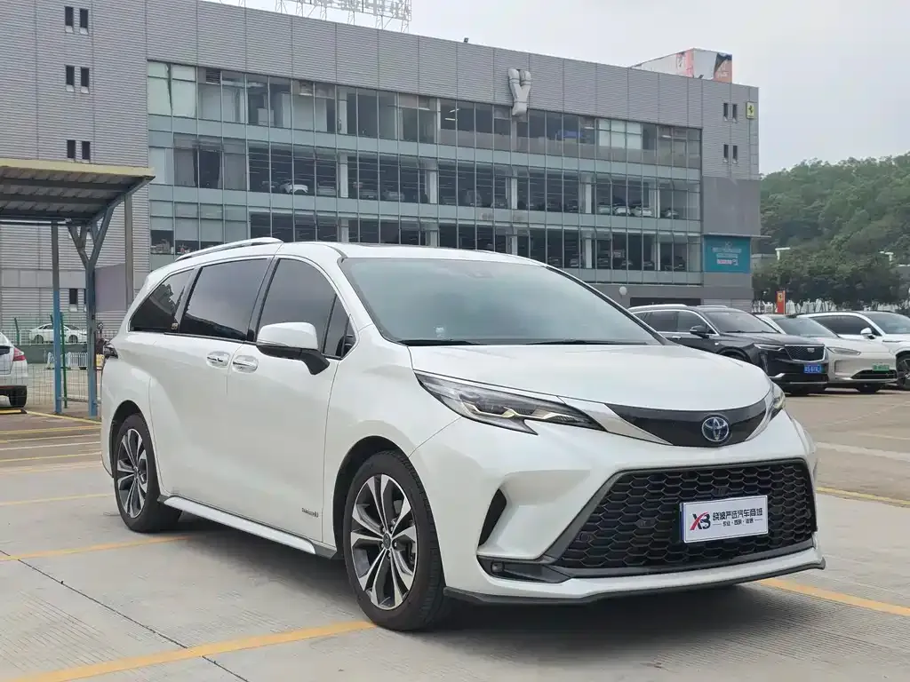 Toyota Granvia 2024 из CN, фото 3