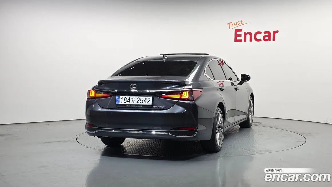 Lexus ES 2025 из KR, фото 2