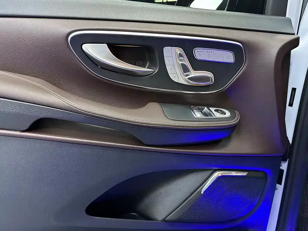 Mercedes-Benz V-Class 2022 из CN, фото 4