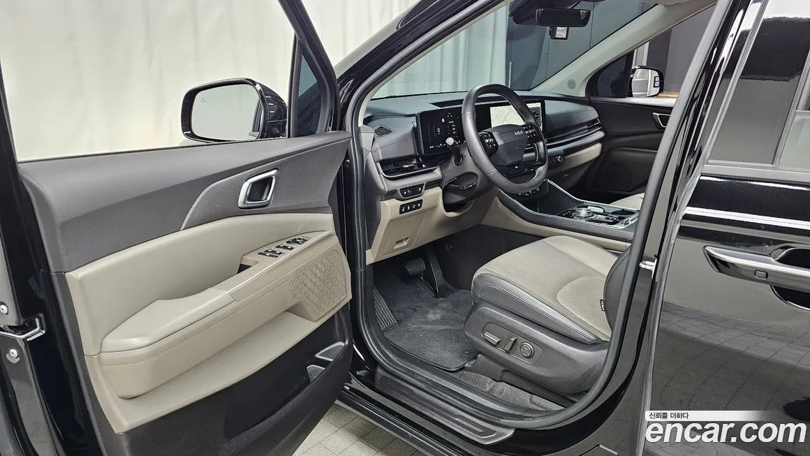 Kia Carnival — фото 10