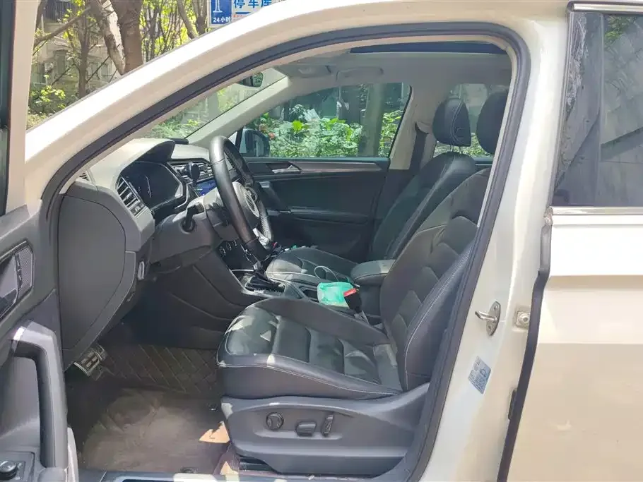 Volkswagen Tiguan L 2021 из CN, фото 3