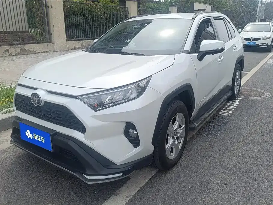 Toyota RAV4 2021 из CN, фото 1