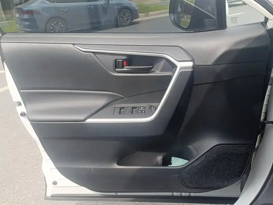 Toyota RAV4 2021 из CN, фото 2