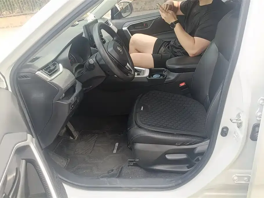 Toyota RAV4 2021 из CN, фото 7