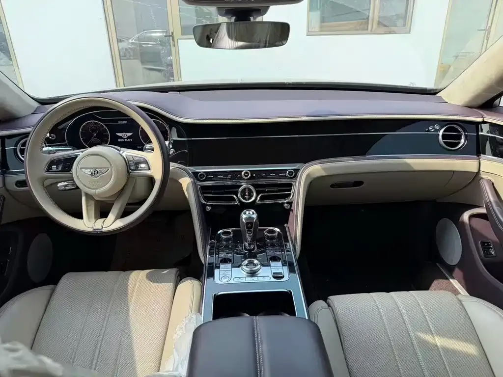 Bentley Flying Spur — фото 5