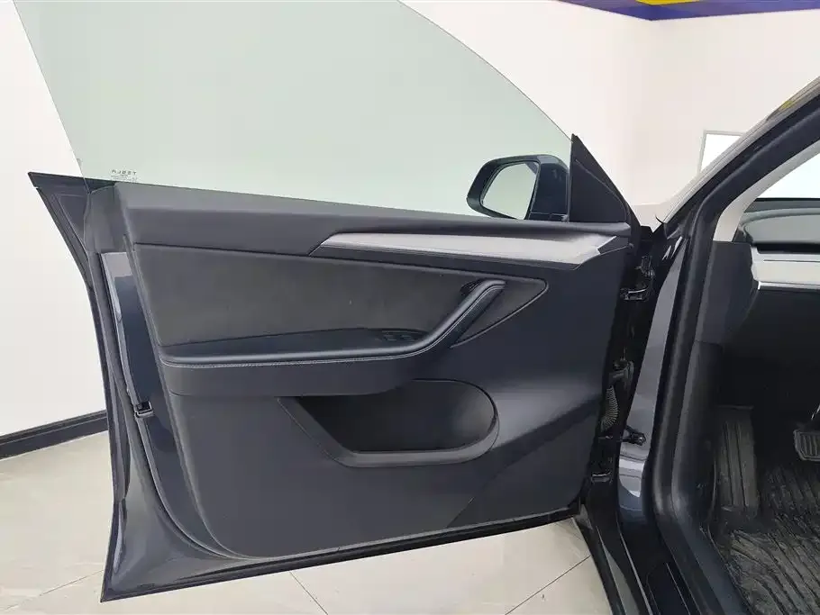 Tesla Model Y 2024 из CN, фото 4