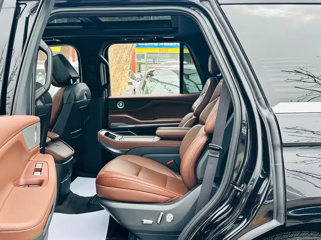 Lincoln Navigator 2025 из CN, фото 2