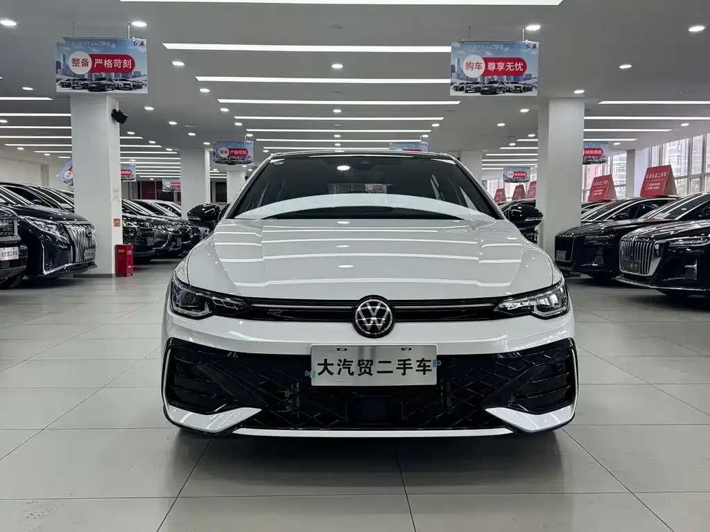 Volkswagen Golf 2024 из CN, фото 5