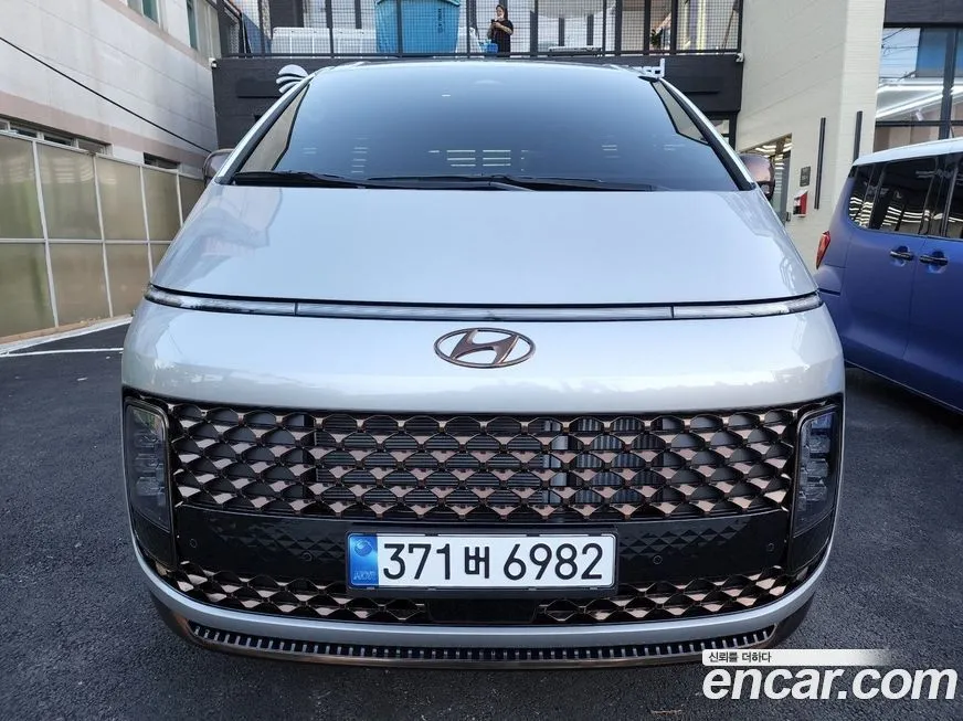Hyundai Staria — фото 1