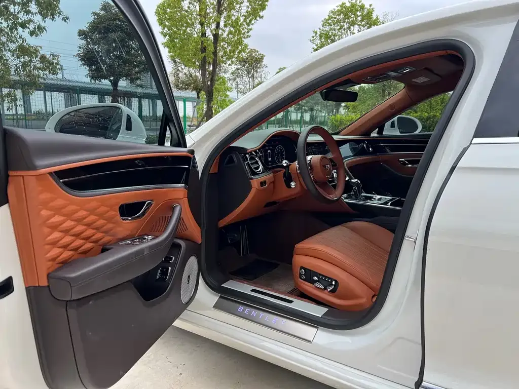 Bentley Flying Spur 2022 из CN, фото 9