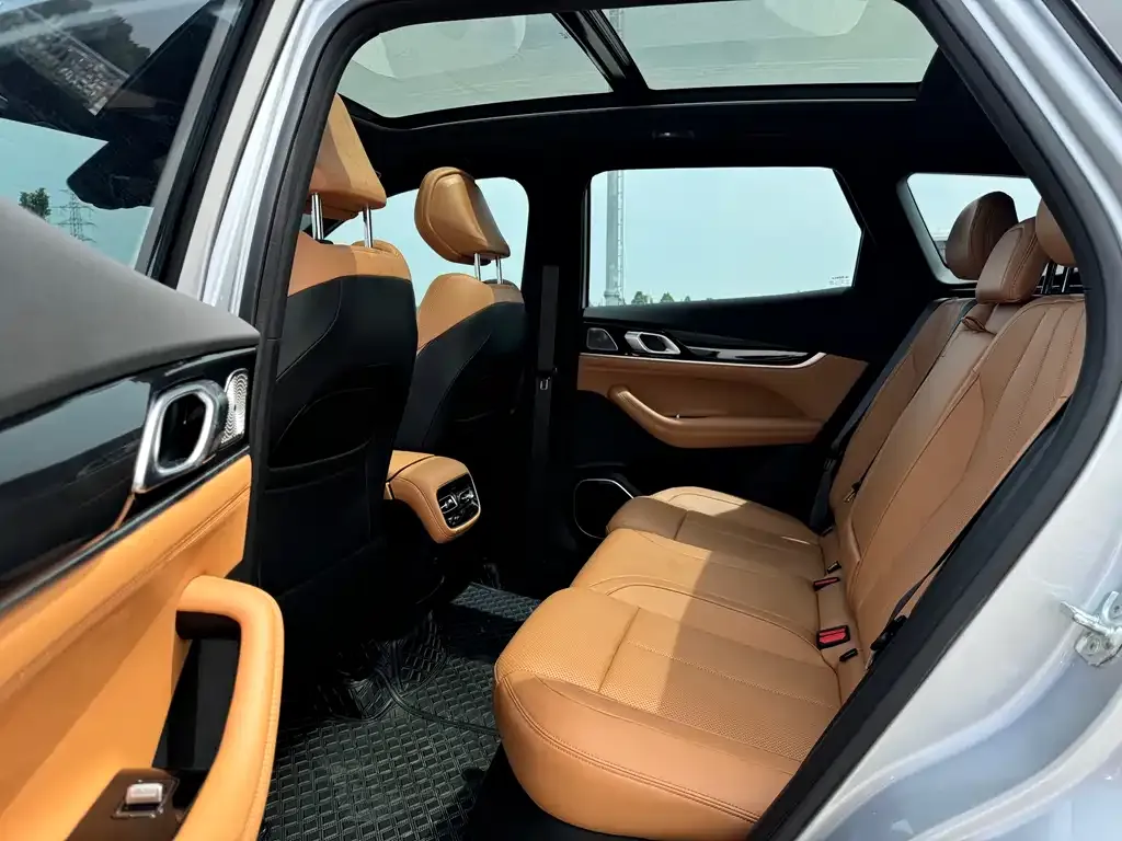 Geely Boyue L 2025 из CN, фото 3