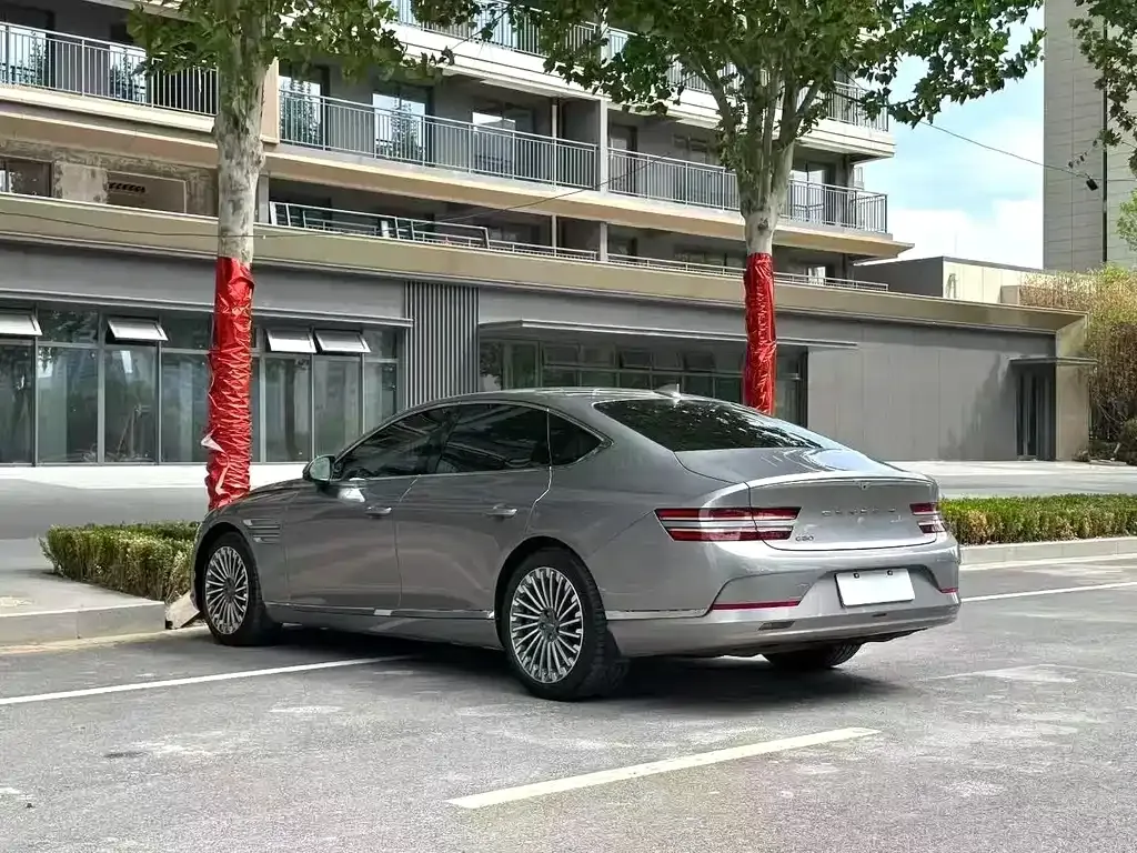 Genesis Electric G80 — фото 5