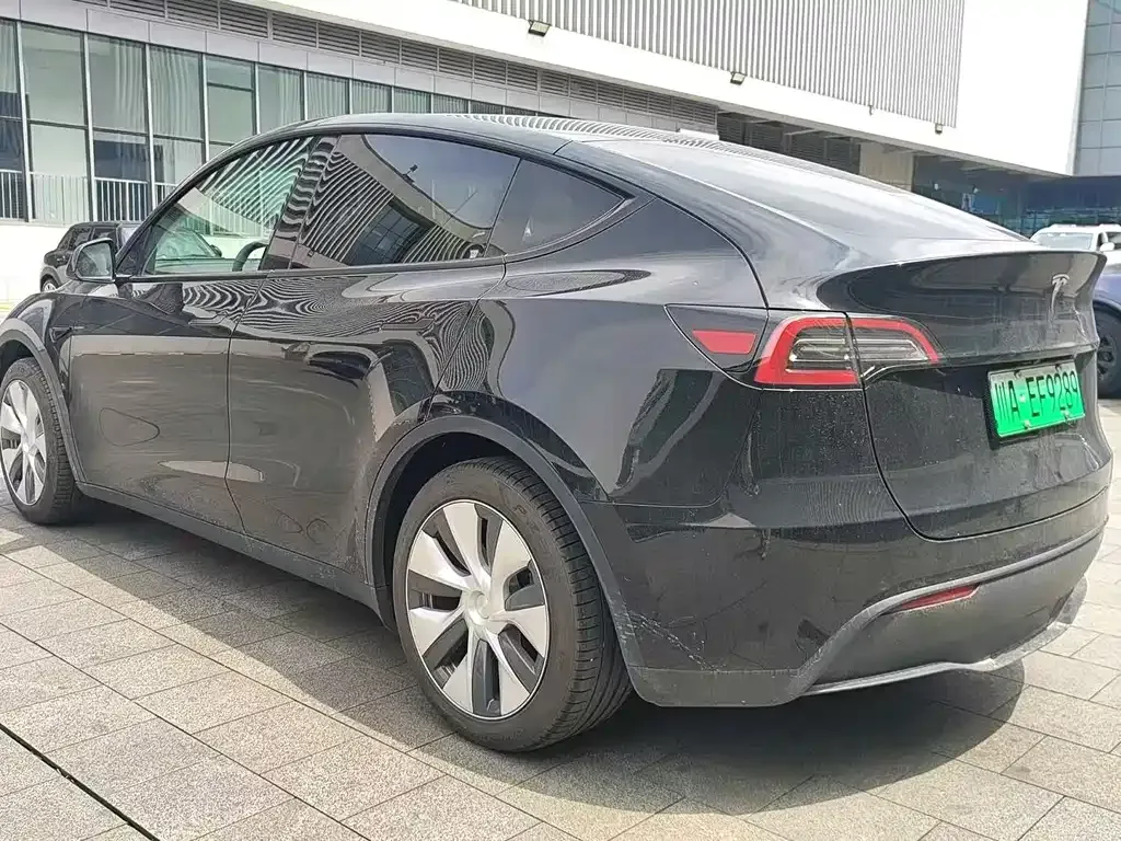 Tesla Model Y 2023 из CN, фото 7