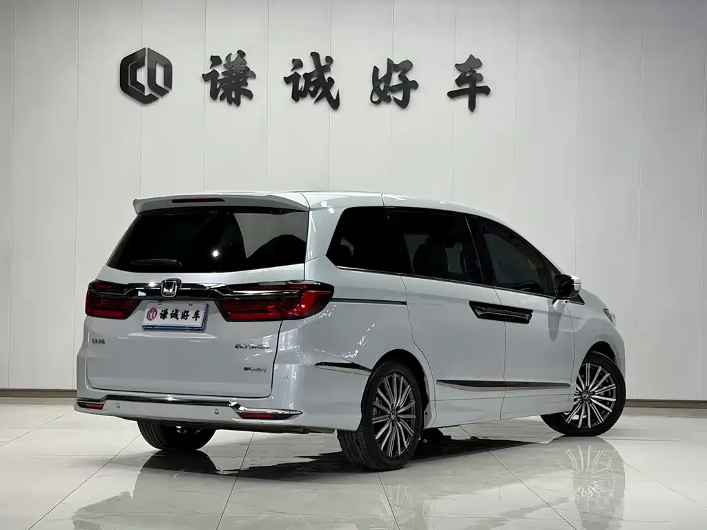 Honda Elysion 2024 из CN, фото 3