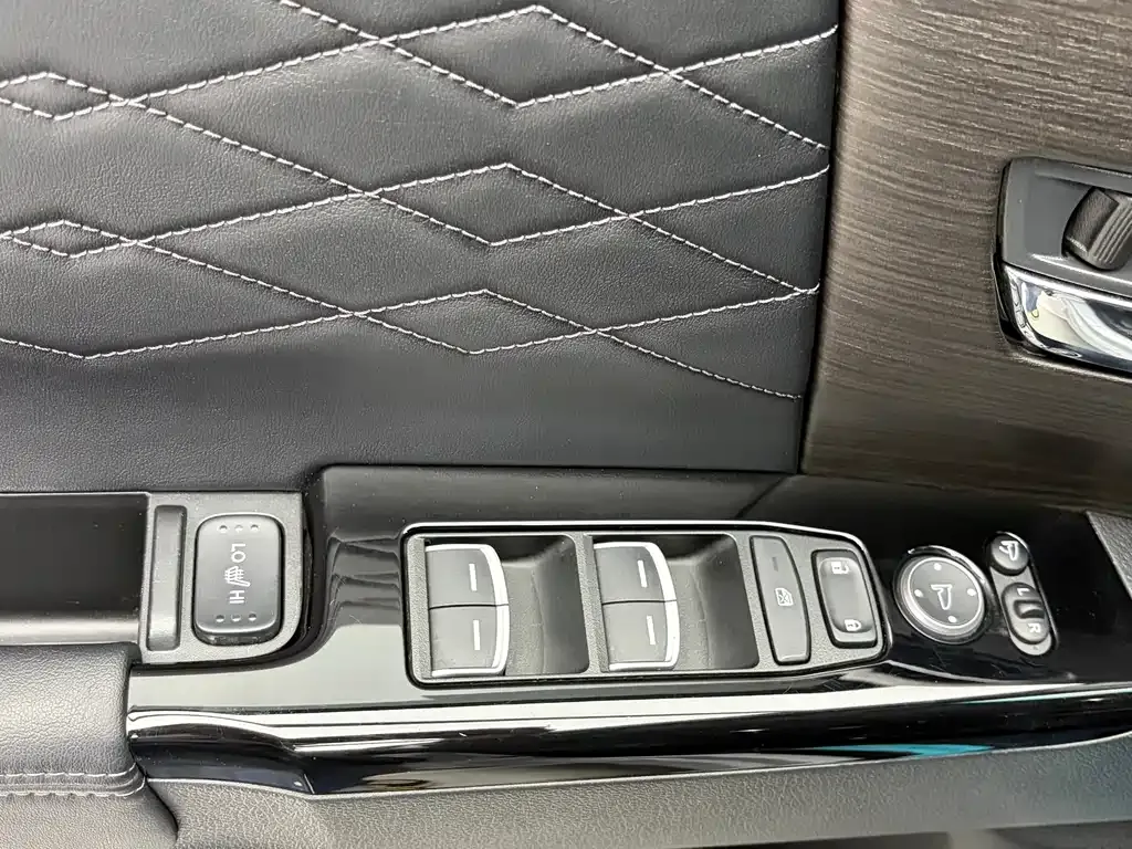Honda Elysion 2024 из CN, фото 9