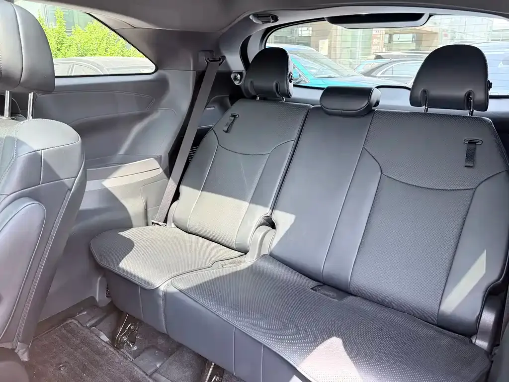 Toyota Granvia 2024 из CN, фото 7