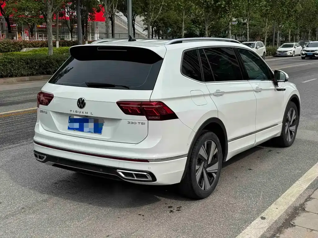 Volkswagen Tiguan L — фото 7