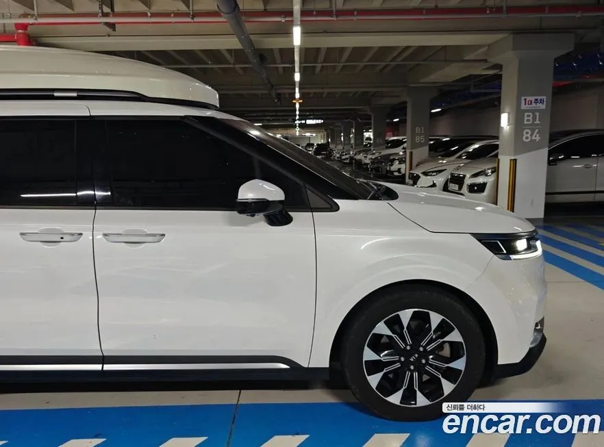 Kia Carnival — фото 10
