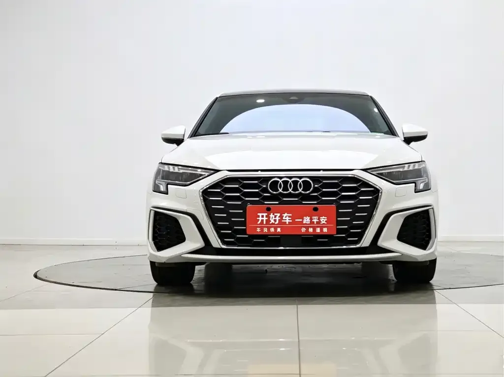 Audi A3 2024 из CN, фото 1